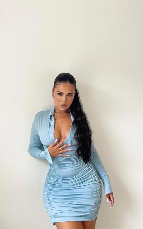 Descubra o Encanto Irresistível de Rayra Eduarda Hoje